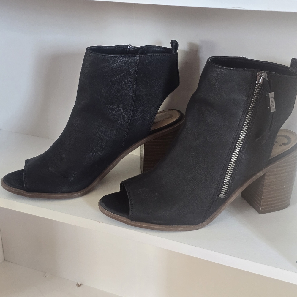 Circus By Sam Edelma Black Faux Leather Ankle Boots Heels Size 8